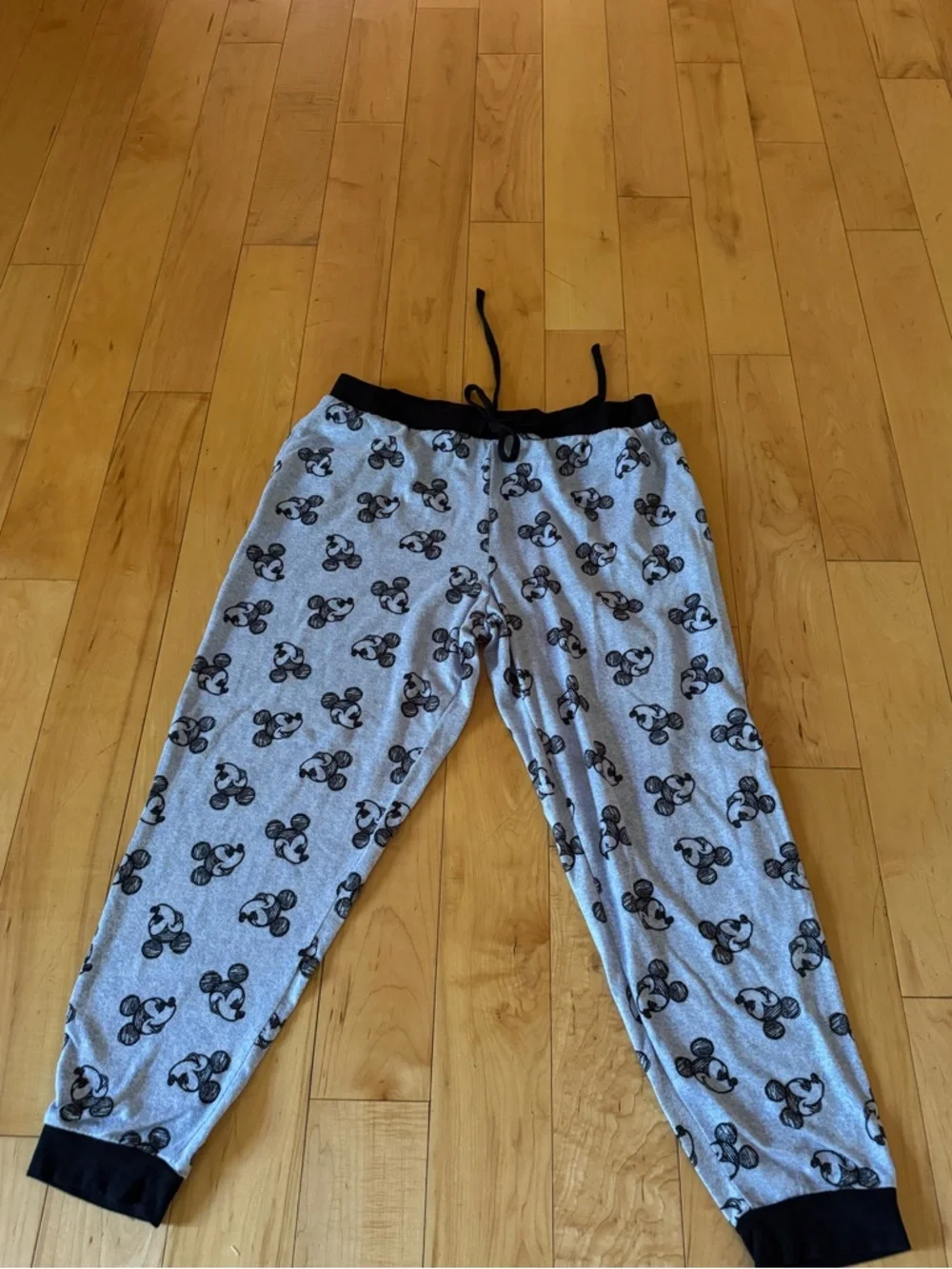 New—Disney Parks World Mickey Lounge set - Picture 7 of 9